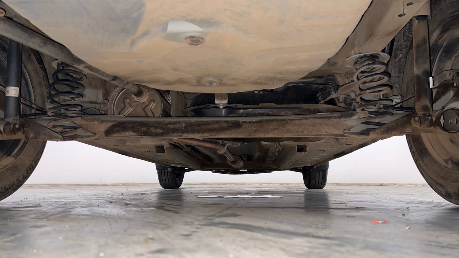 Used 2024 Renault Kwid RXT 1.0 AMT Petrol Automatic extra REAR UNDERBODY VIEW (TAKEN FROM REAR)