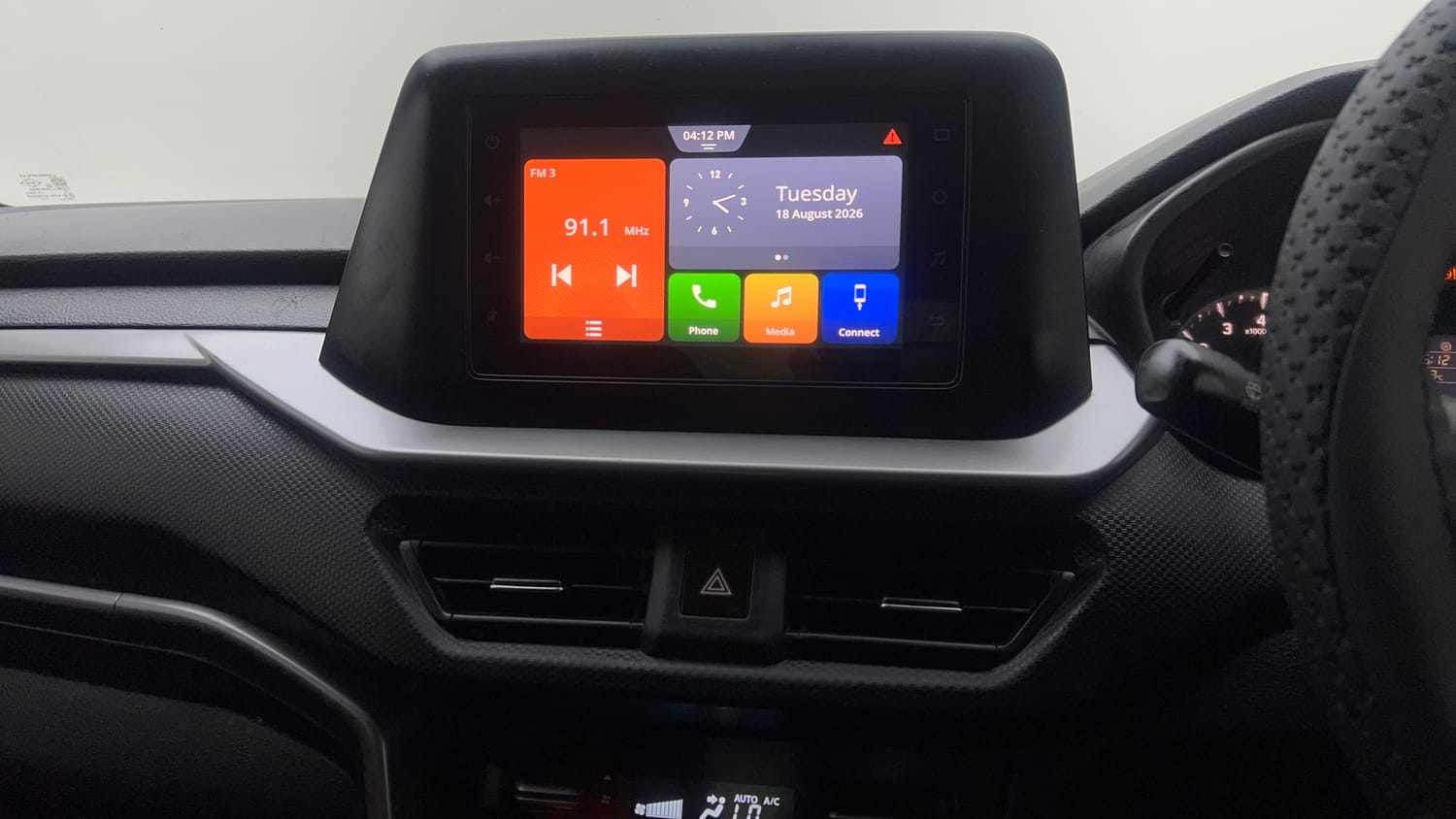Used 2022 Maruti Suzuki Brezza VXi Petrol Manual top_features Touch screen infotainment system