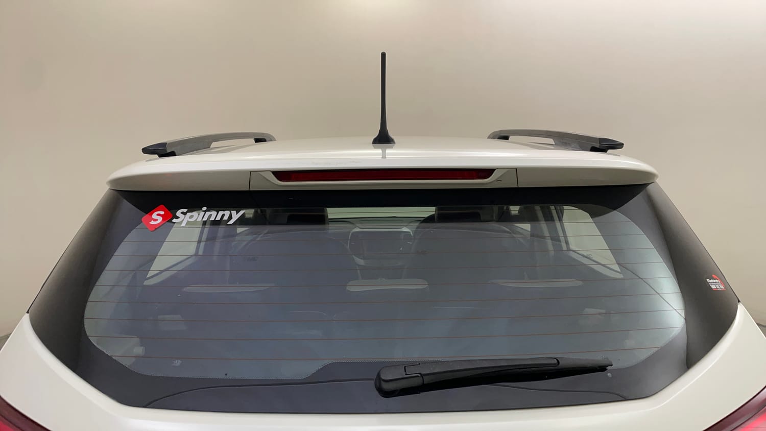 Used 2021 Mahindra XUV 300 W8 1.2 Petrol Petrol Manual exterior BACK WINDSHIELD VIEW