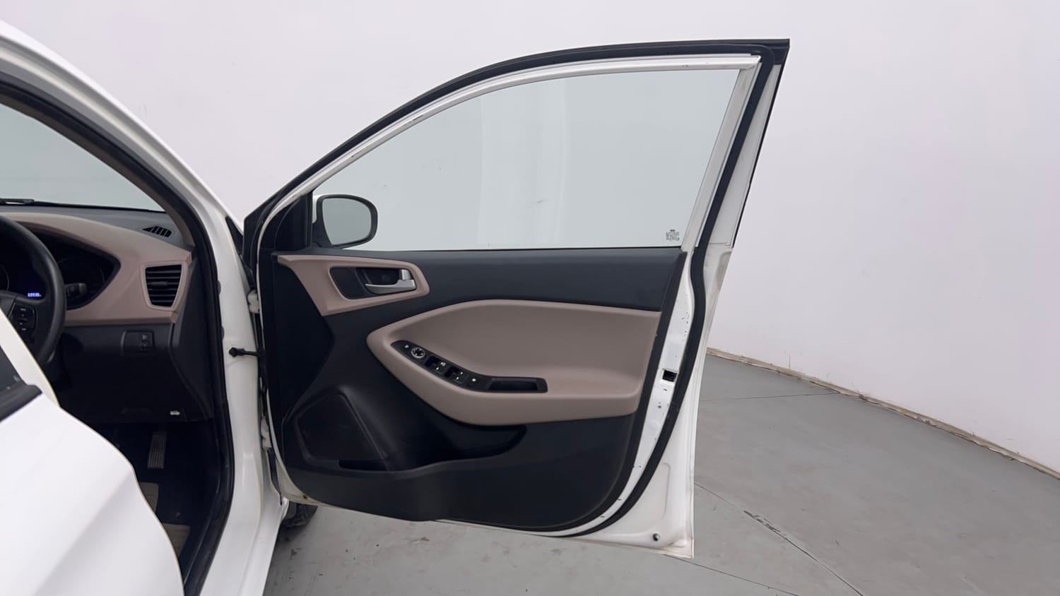 Used 2019 Hyundai Elite i20 Sportz 1.2 Petrol Manual interior RIGHT FRONT DOOR OPEN VIEW