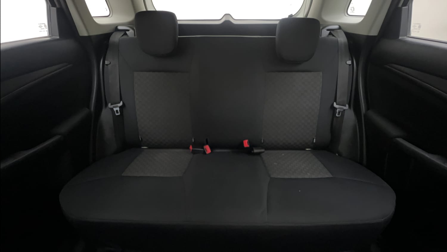 Used 2022 Maruti Suzuki Brezza VXi Petrol Manual interior REAR SEAT CONDITION VIEW