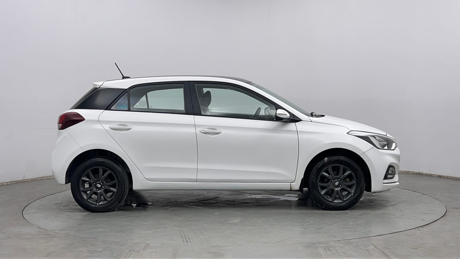 Used 2019 Hyundai Elite i20 Sportz 1.2 Petrol Manual exterior RIGHT SIDE VIEW
