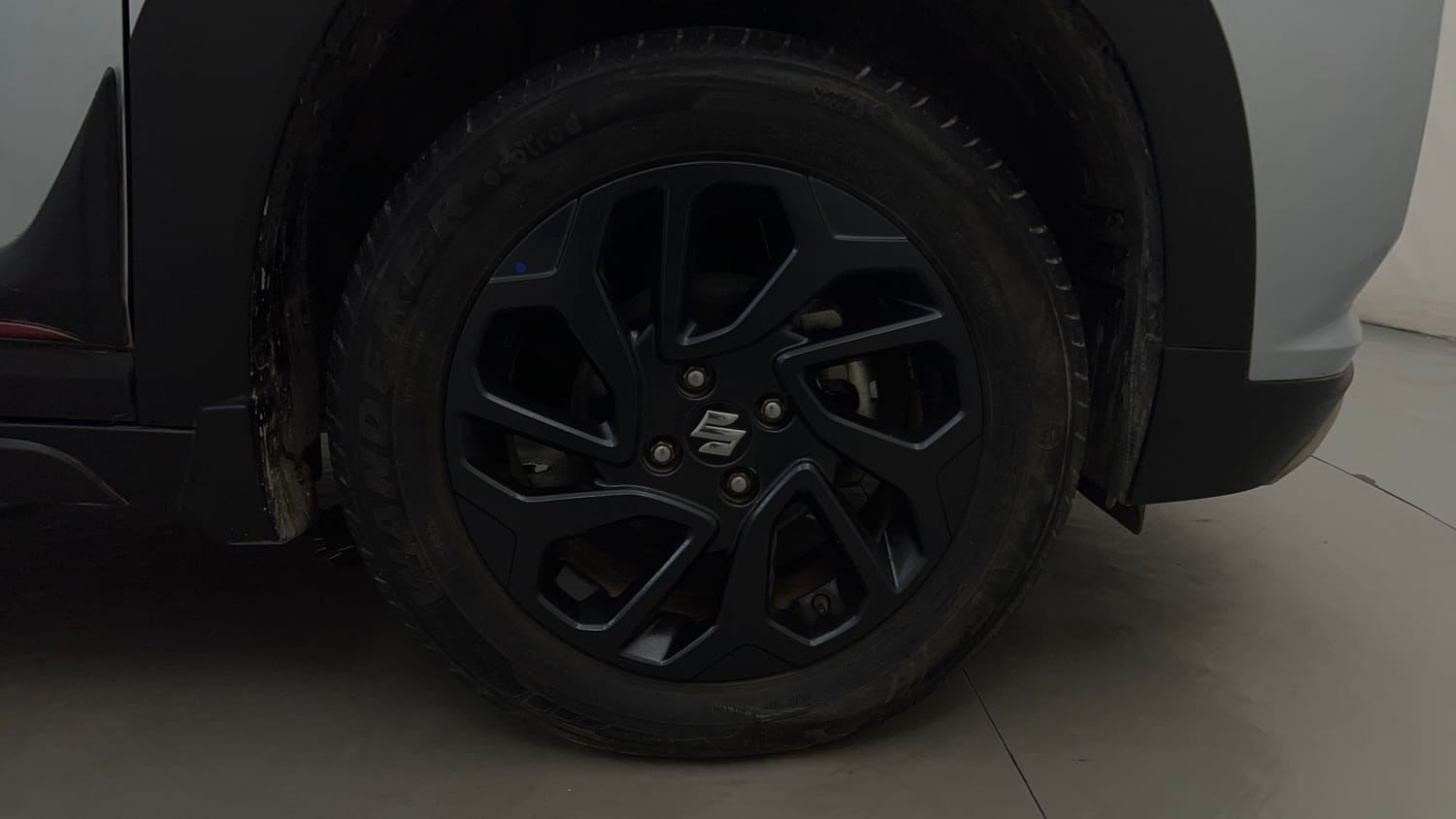 Used 2024 Maruti Suzuki Fronx Delta Plus (O) 1.2L MT Petrol Manual tyres RIGHT FRONT TYRE RIM VIEW