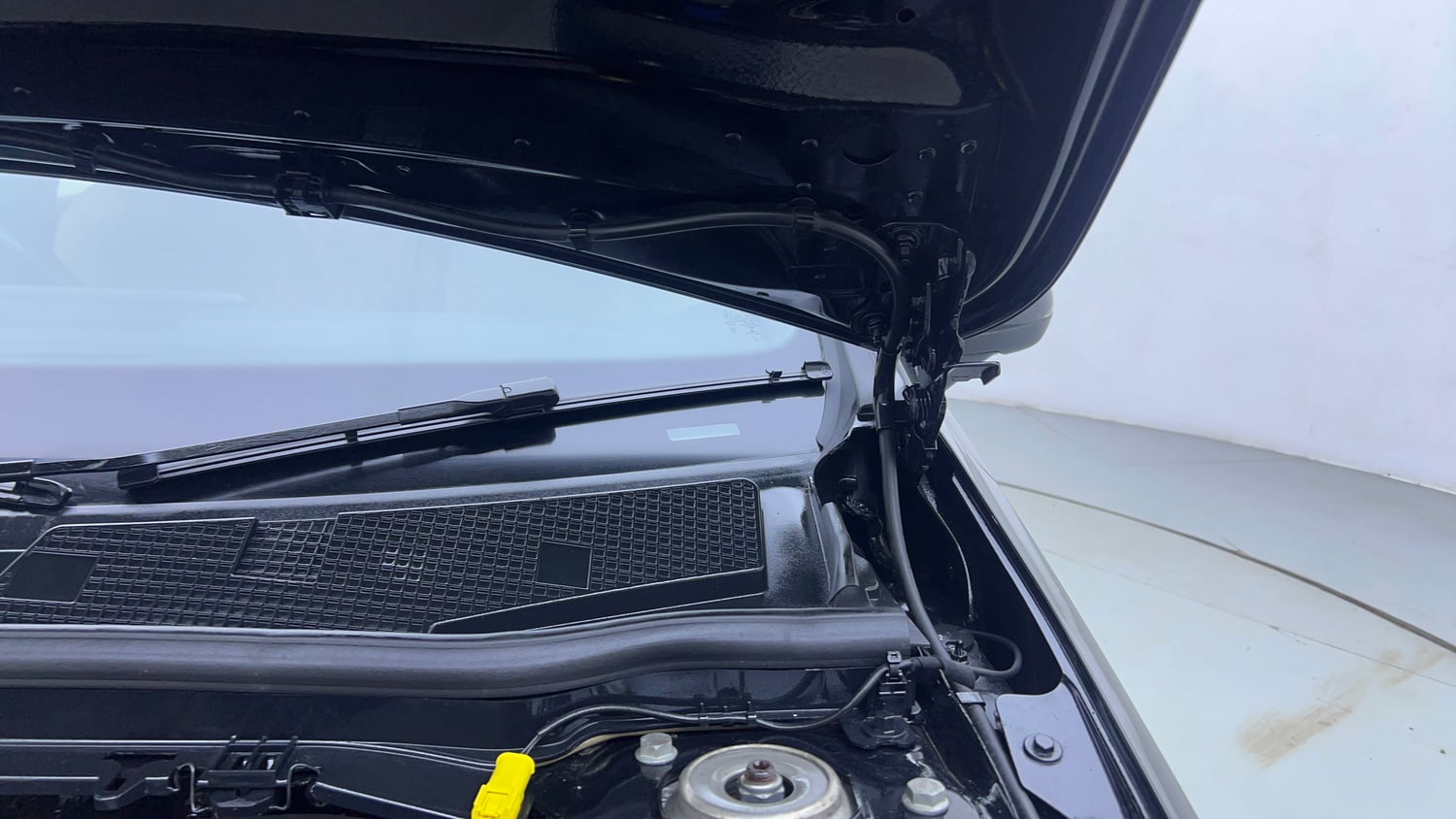 Used 2021 Mercedes-Benz A-Class Limousine 200 Petrol Automatic engine ENGINE LEFT SIDE HINGE & APRON VIEW