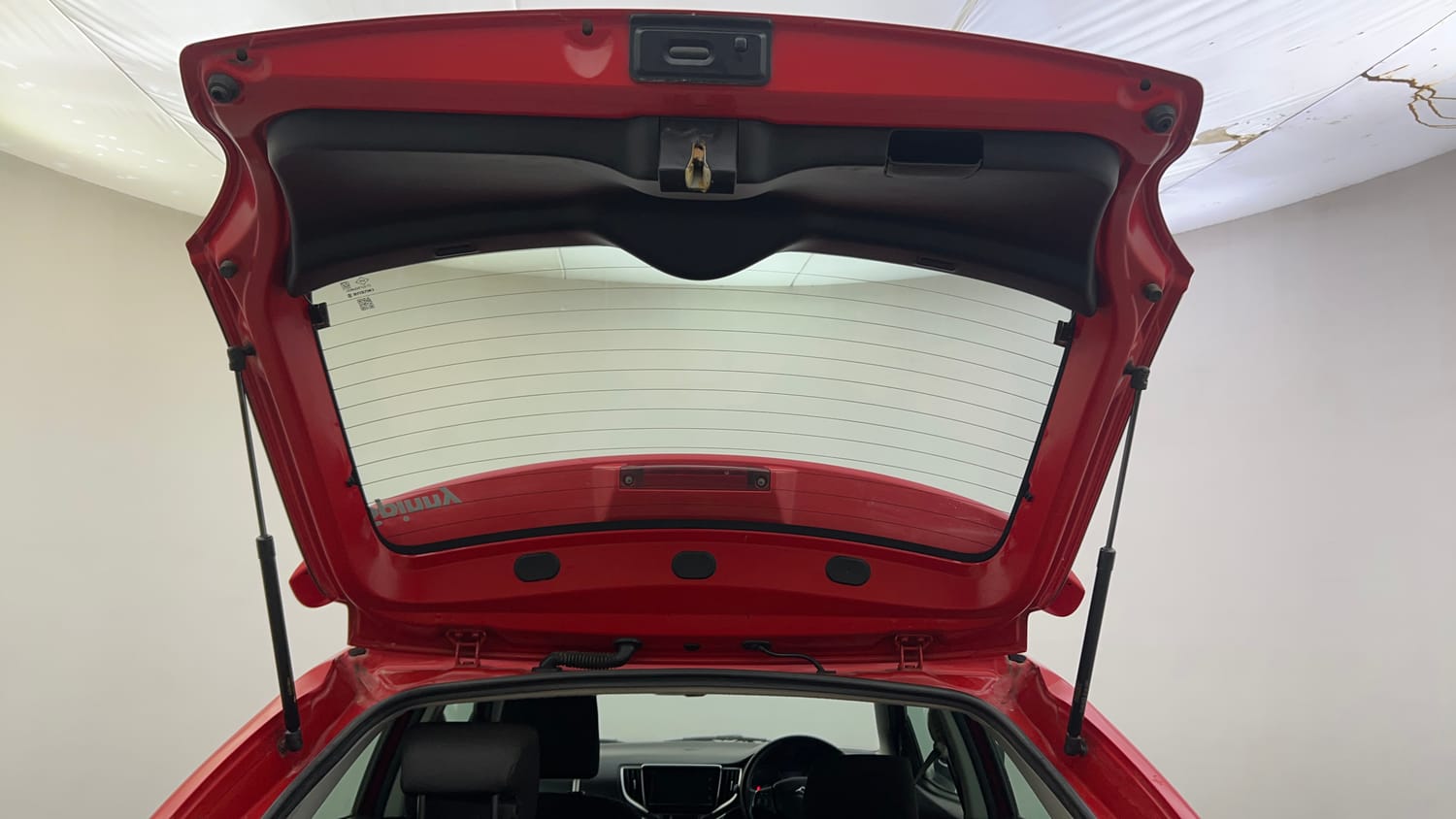 Used 2018 Maruti Suzuki Baleno Alpha 1.2 AT Petrol Automatic interior DICKY DOOR OPEN VIEW
