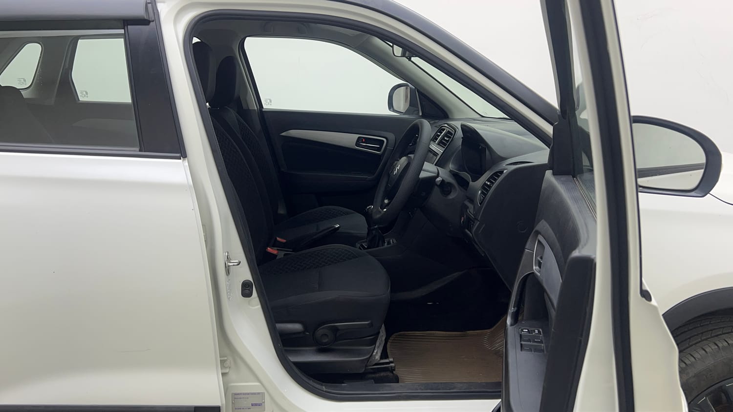 Used 2021 maruti-suzuki Vitara Brezza ZXi Petrol Manual interior RIGHT SIDE FRONT DOOR CABIN VIEW