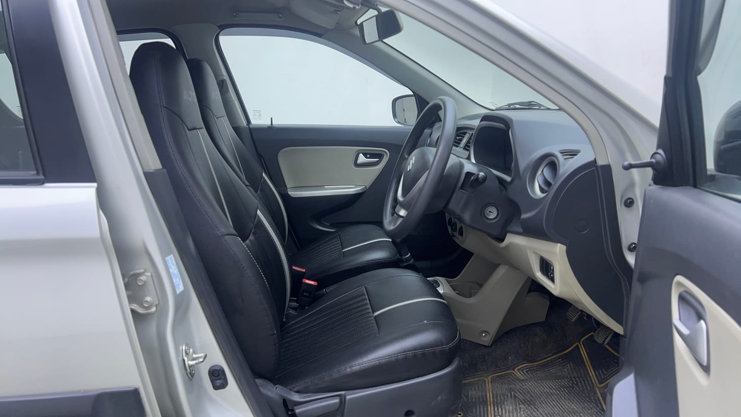Used 2018 Maruti Suzuki Alto K10 VXi Petrol Manual interior RIGHT SIDE FRONT DOOR CABIN VIEW