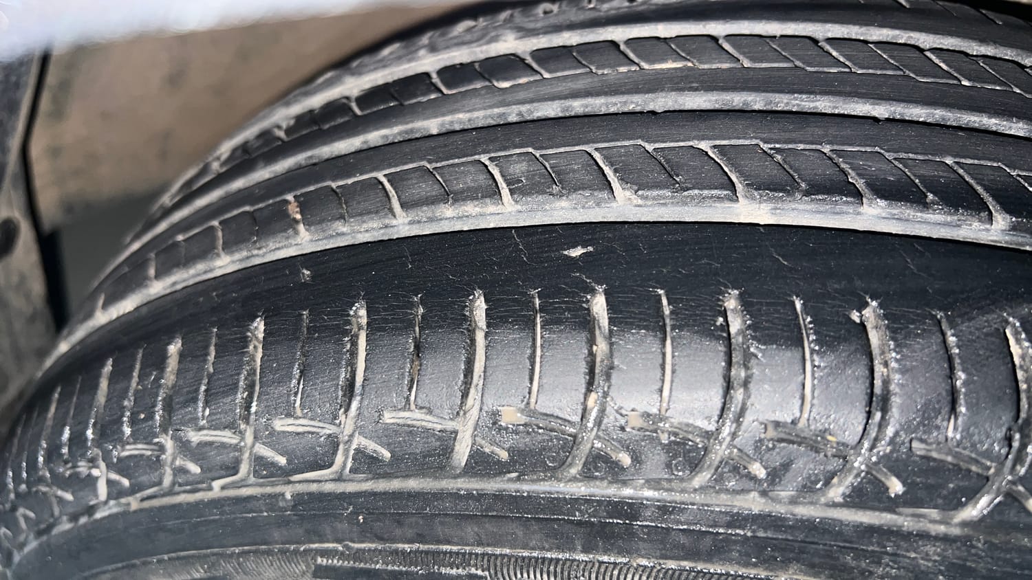 Used 2018 Maruti Suzuki Baleno Delta 1.2 Petrol Manual tyres RIGHT FRONT TYRE TREAD VIEW