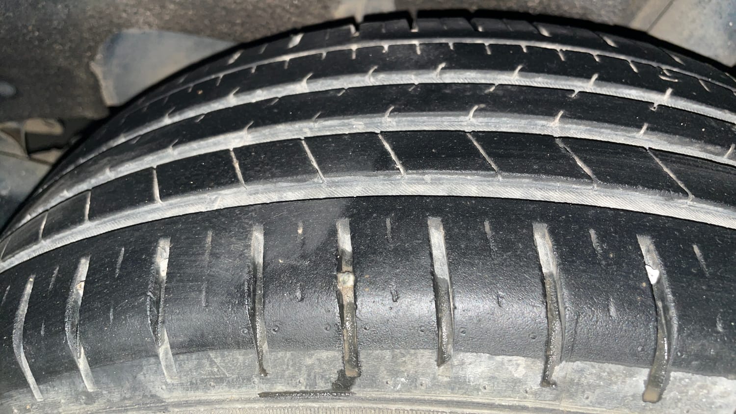 Used 2018 Maruti Suzuki Baleno Zeta 1.2 AT Petrol Automatic tyres LEFT REAR TYRE TREAD VIEW