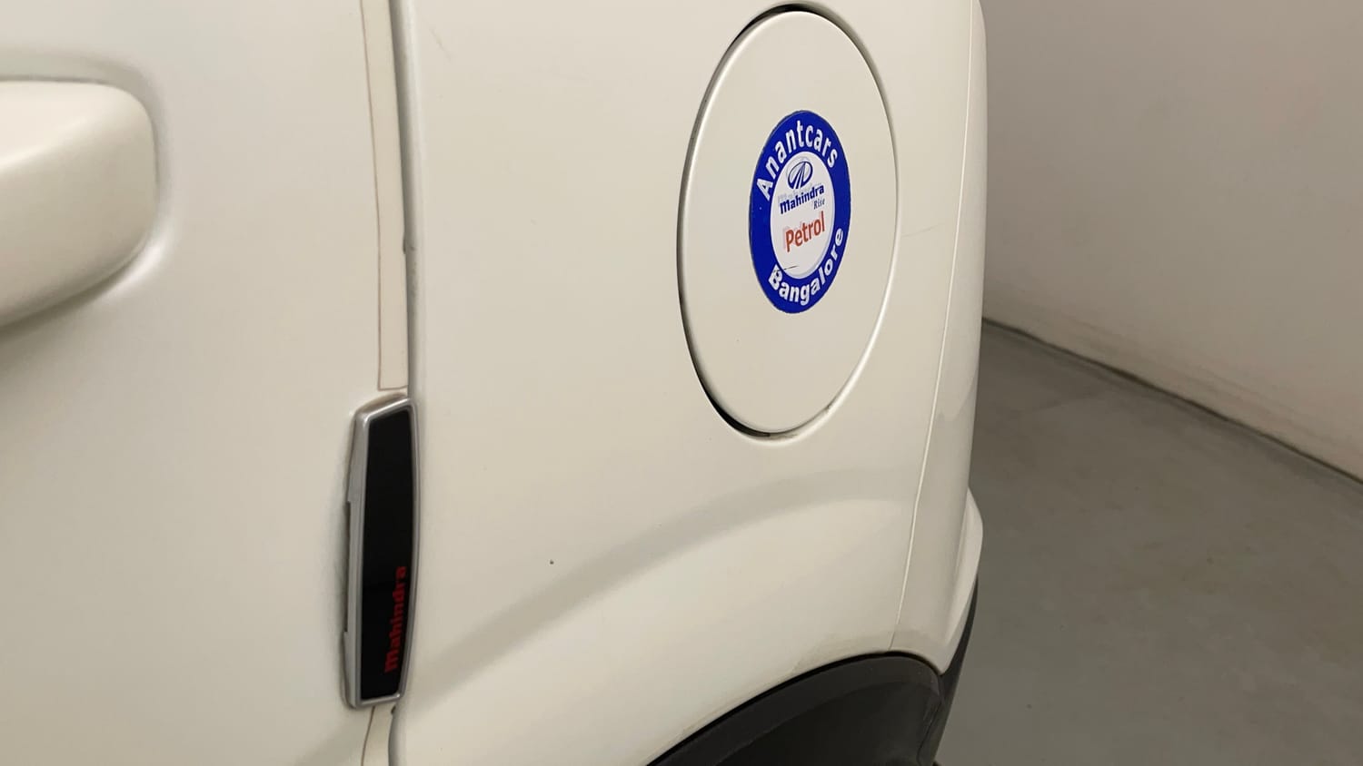 Used 2021 Mahindra XUV 300 W8 1.2 Petrol Petrol Manual dents MINOR SCRATCH