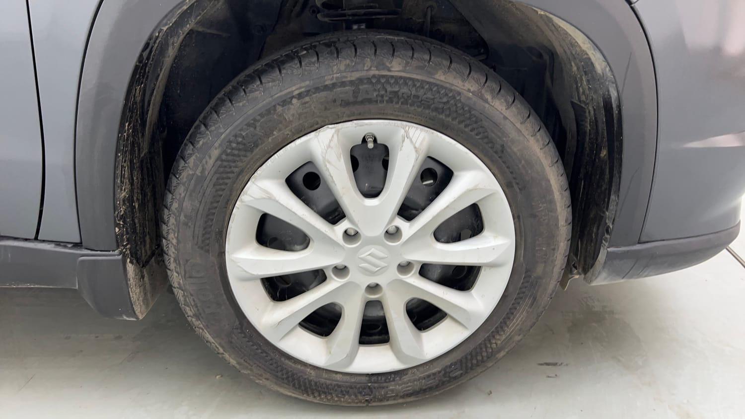 Used 2025 Maruti Suzuki Grand Vitara Delta Smart Hybrid Petrol Manual tyres RIGHT FRONT TYRE RIM VIEW