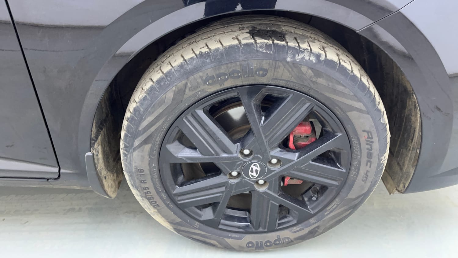 Used 2024 Hyundai Verna SX (O) 1.5 Turbo Petrol DCT Petrol Automatic tyres RIGHT FRONT TYRE RIM VIEW