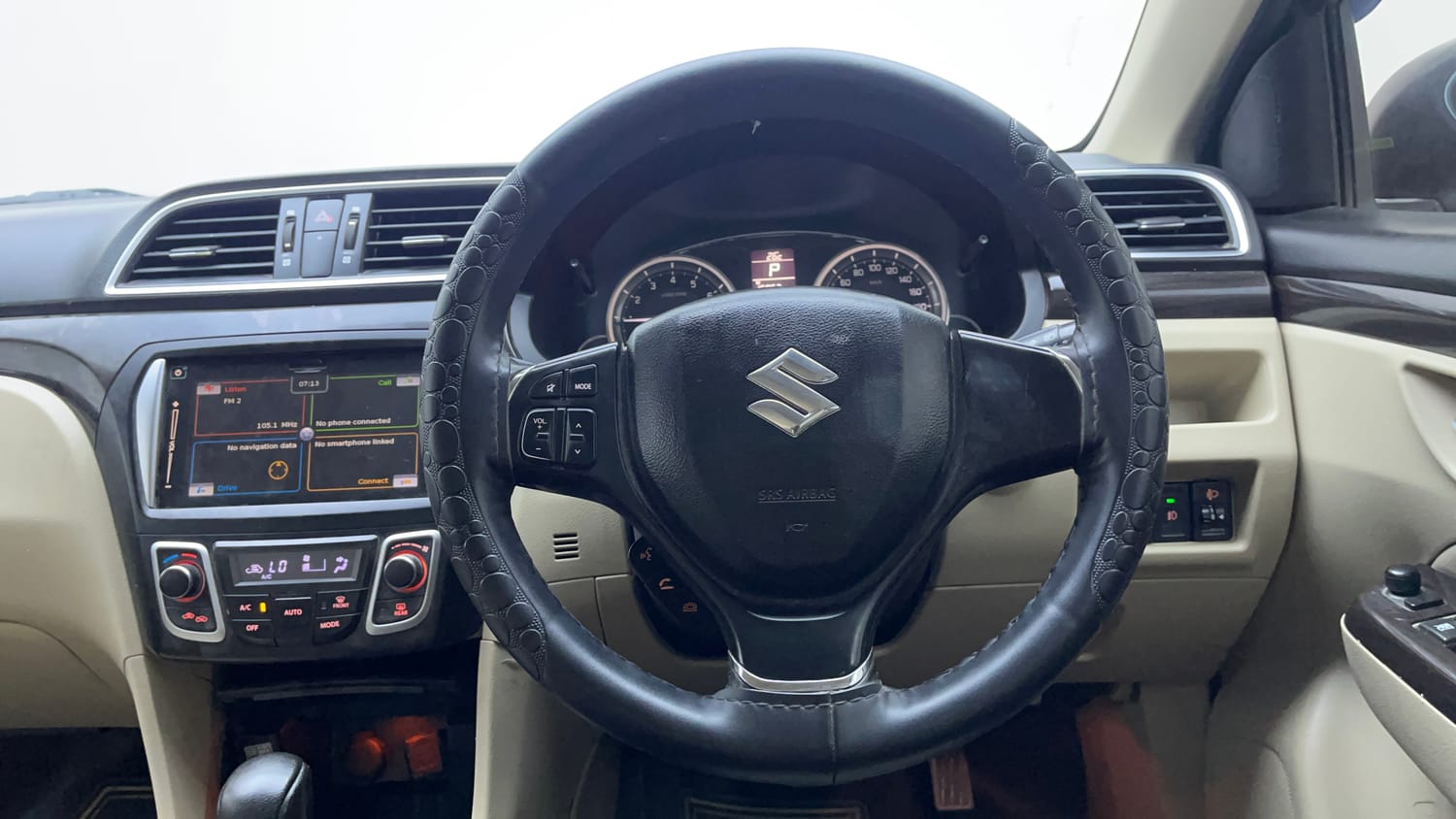 Used 2017 Maruti Suzuki Ciaz Alpha 1.4 AT Petrol Automatic interior STEERING VIEW