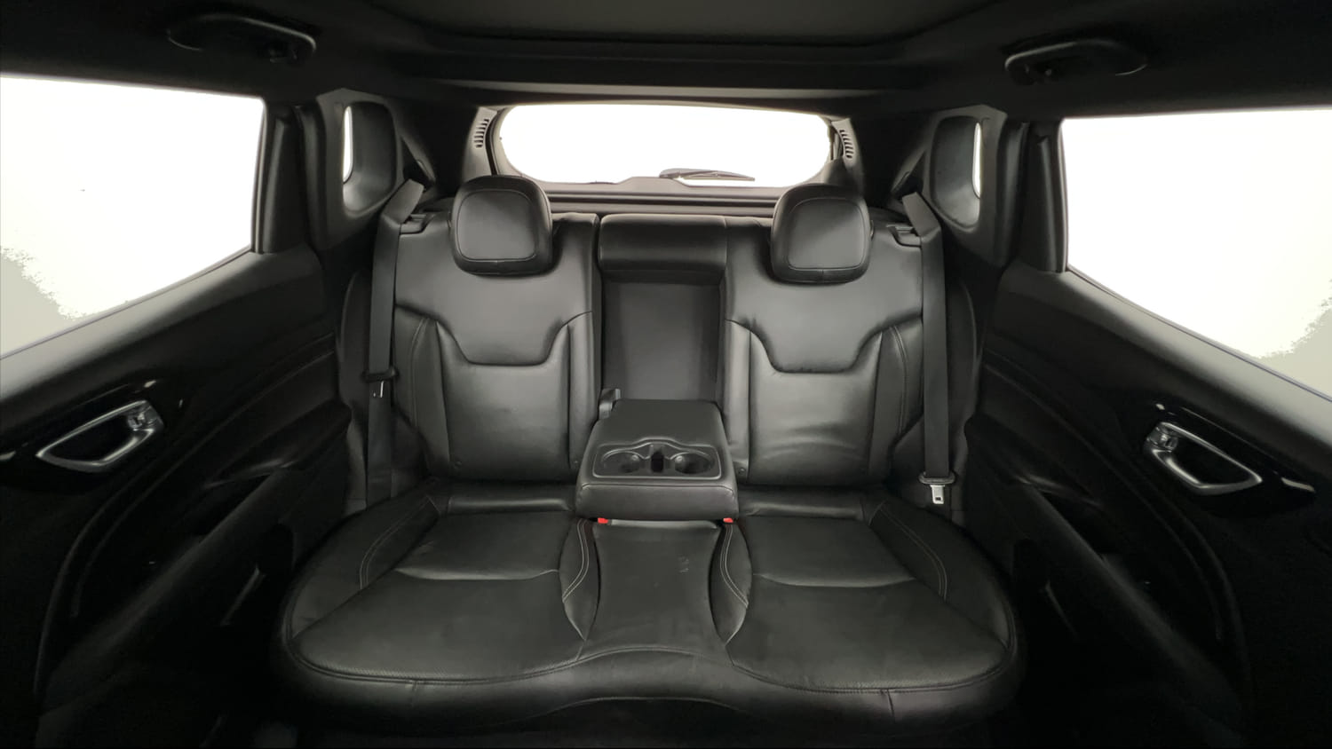 Used 2022 Jeep Compass Model S (O) 1.4 Petrol DCT Petrol Automatic interior REAR SEAT CONDITION VIEW