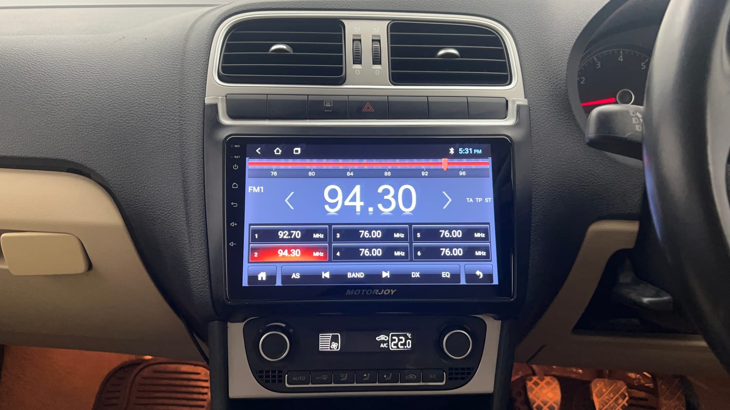 Used 2014 Volkswagen Polo Trendline 1.2L (P) Petrol Manual interior MUSIC SYSTEM & AC CONTROL VIEW