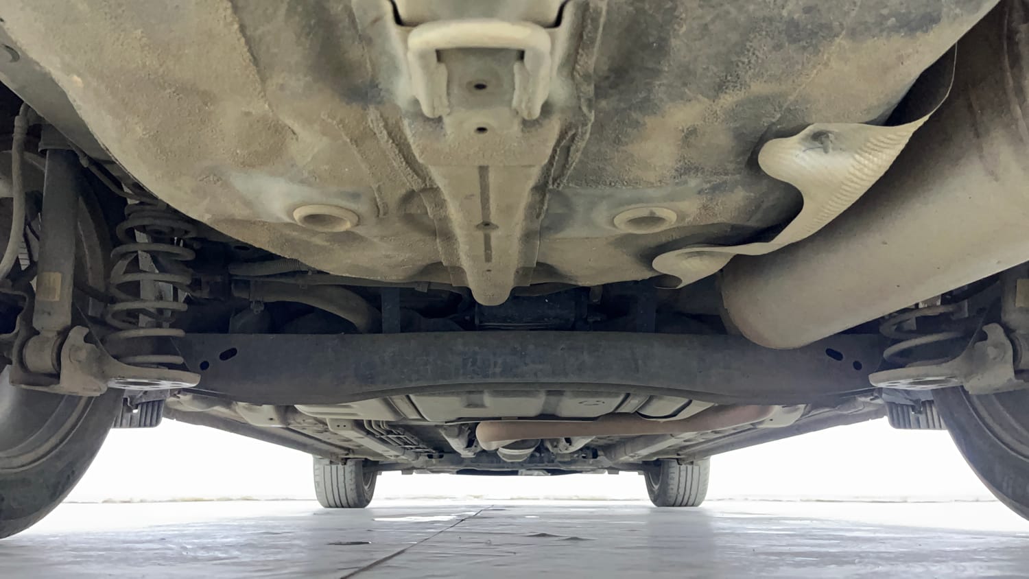 Used 2024 Hyundai Verna SX (O) 1.5 Turbo Petrol DCT Petrol Automatic extra REAR UNDERBODY VIEW (TAKEN FROM REAR)