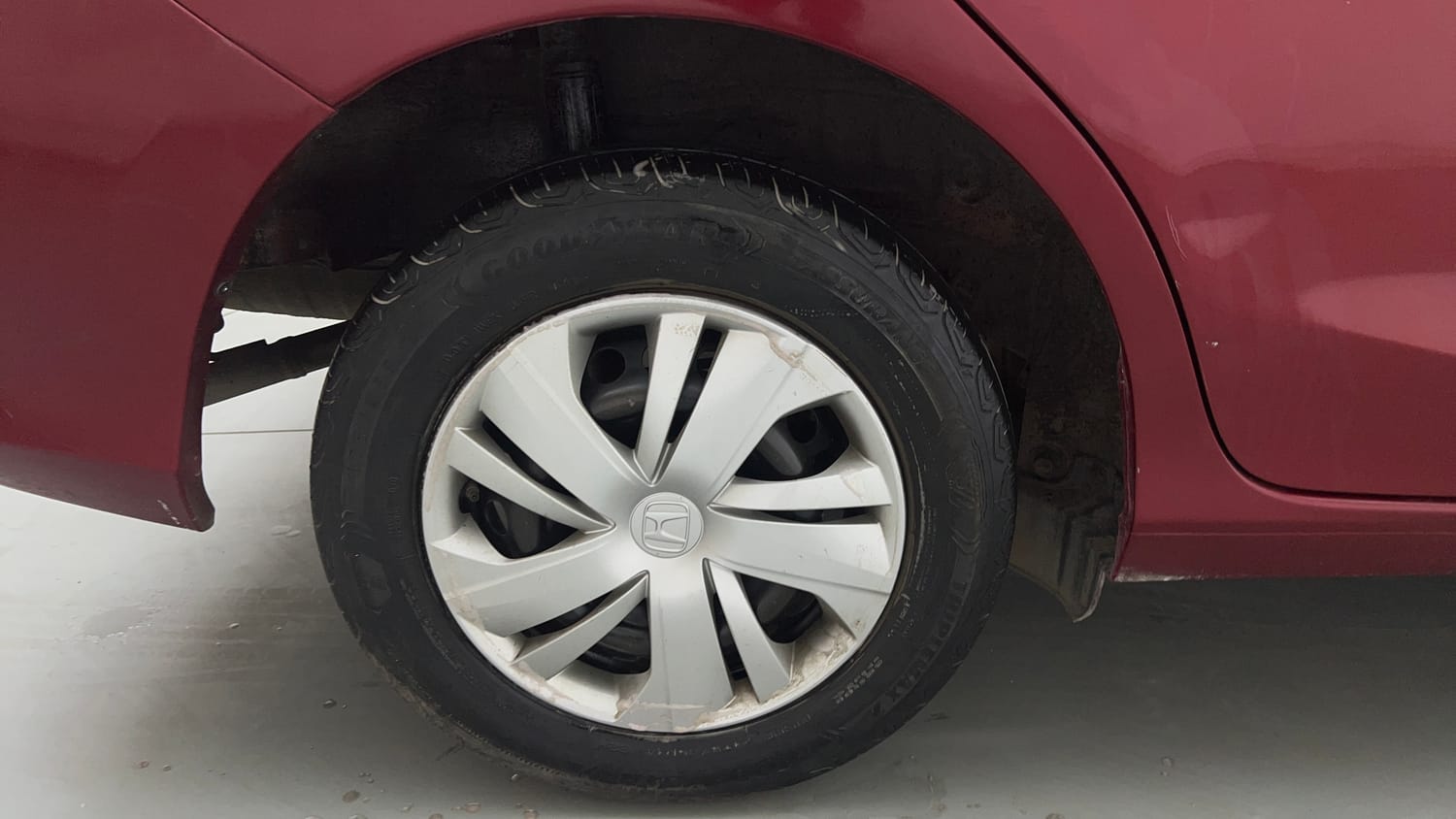 Used 2019 Honda Amaze 1.2 S MT Petrol Petrol Manual tyres RIGHT REAR TYRE RIM VIEW