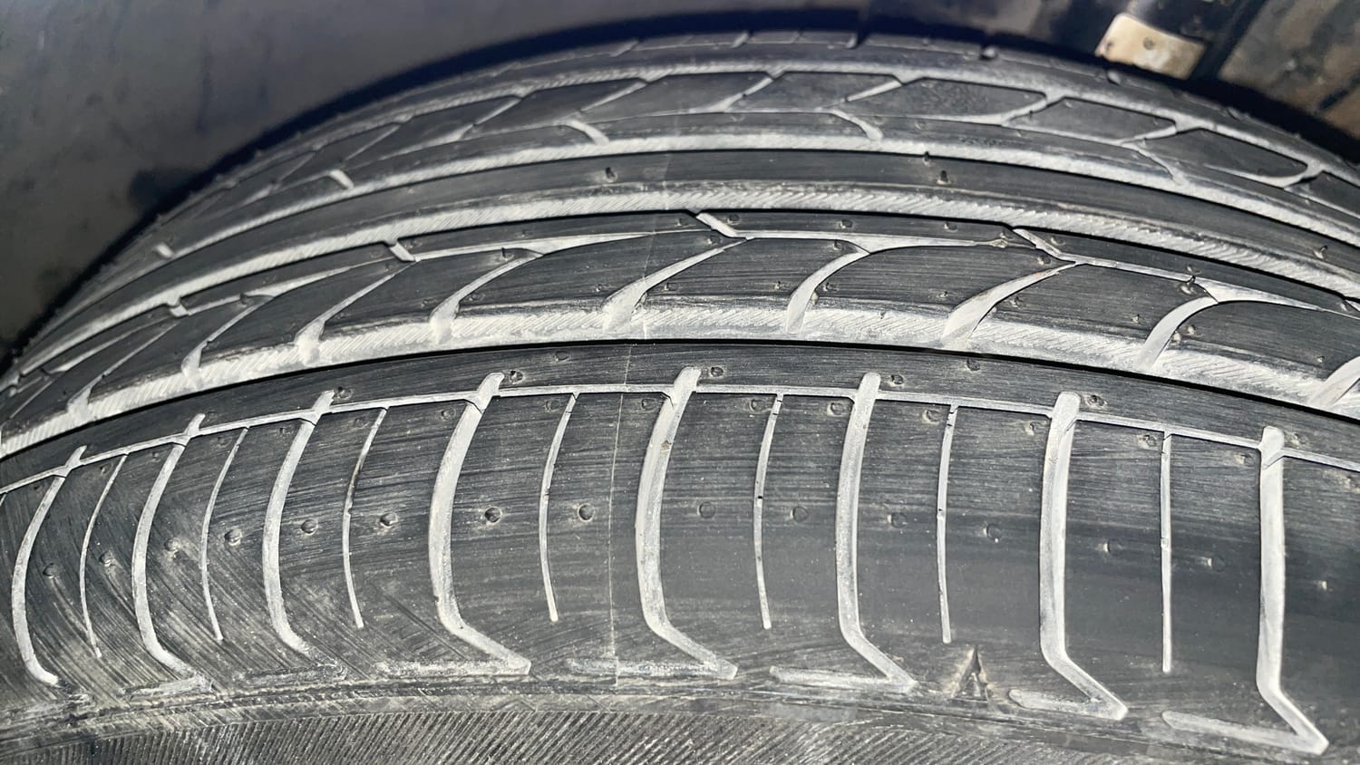 Used 2014 Volkswagen Polo Comfortline 1.2L (D) Diesel Manual tyres LEFT FRONT TYRE TREAD VIEW