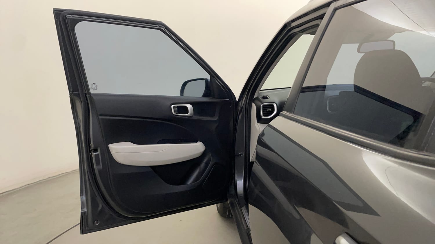 Used 2024 Hyundai Venue SX 1.2 Petrol Petrol Manual interior LEFT FRONT DOOR OPEN VIEW
