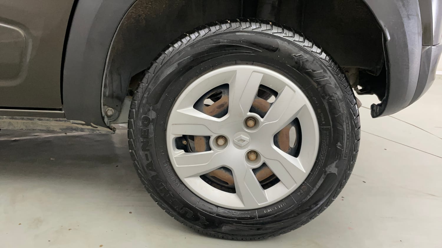 Used 2018 Renault Kwid RXL Petrol Manual tyres LEFT REAR TYRE RIM VIEW