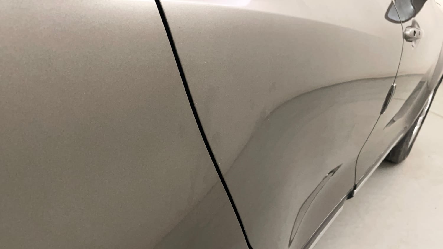 Used 2023 Maruti Suzuki Swift ZXi AMT Petrol Automatic dents MINOR SCRATCH