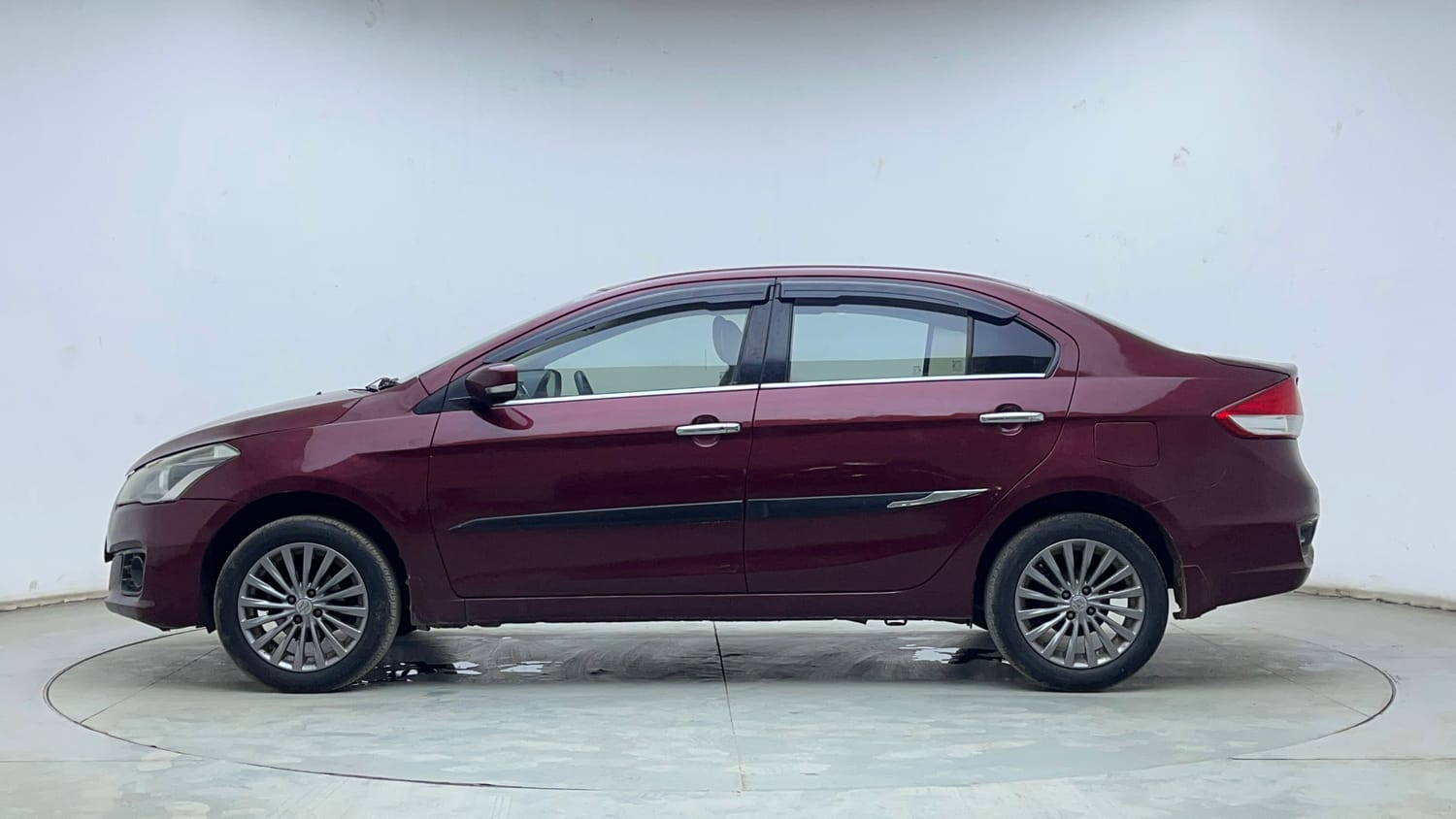 Used 2017 Maruti Suzuki Ciaz Alpha 1.4 AT Petrol Automatic exterior LEFT SIDE VIEW