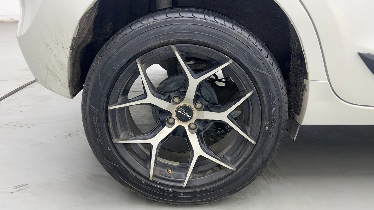 Used 2021 Maruti Suzuki Baleno Delta Petrol Manual tyres RIGHT REAR TYRE RIM VIEW