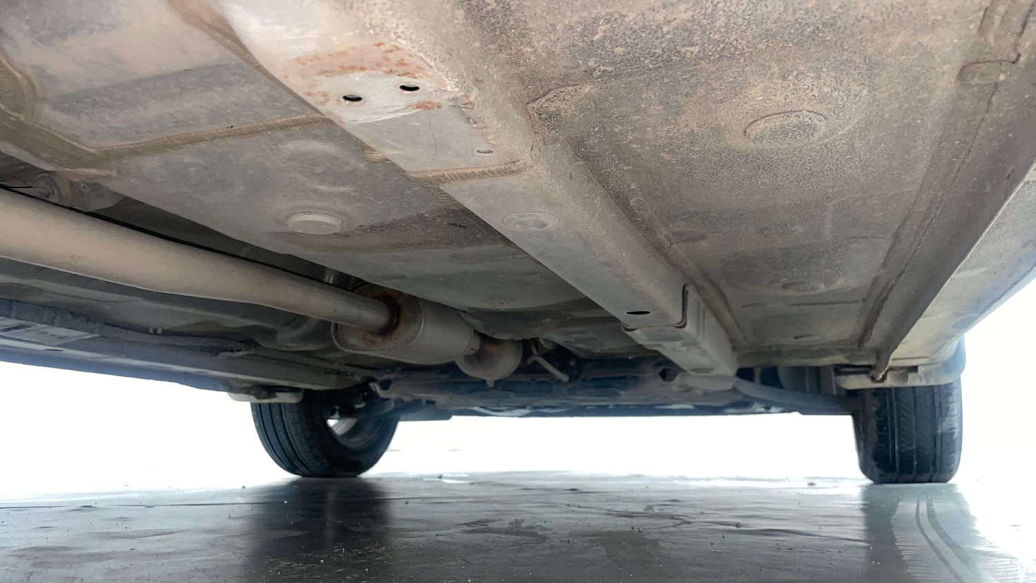 Used 2024 Hyundai Grand i10 Nios Asta 1.2 Kappa AMT Petrol Automatic extra REAR RIGHT UNDERBODY VIEW