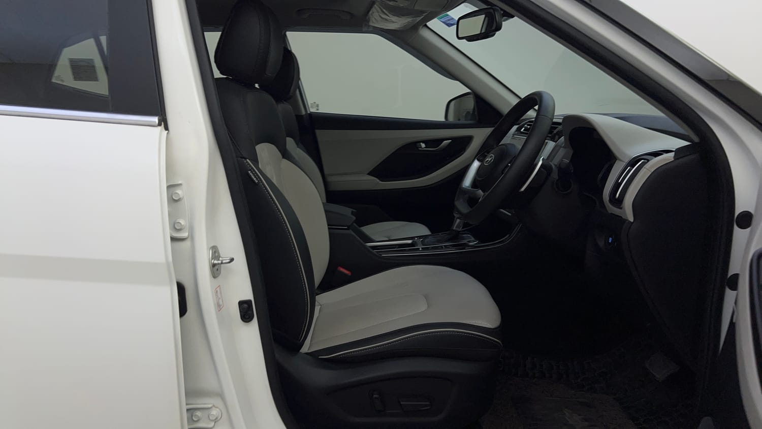 Used 2023 Hyundai Creta SX (O) 1.5 Petrol IVT Petrol Automatic interior RIGHT SIDE FRONT DOOR CABIN VIEW