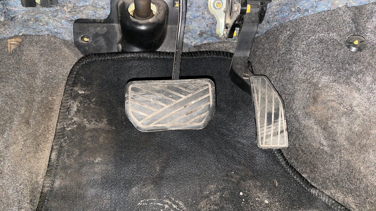Used 2014 Maruti Suzuki Celerio VXi AMT Petrol Automatic interior PEDALS VIEW