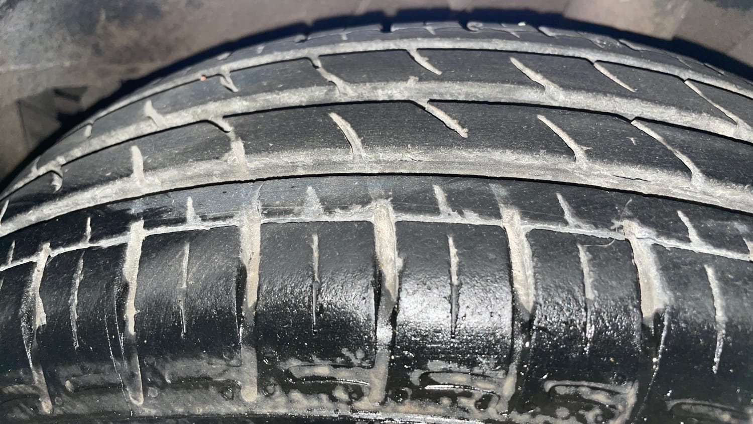 Used 2022 Hyundai Grand i10 Nios Sportz AMT 1.2 Kappa VTVT Petrol Automatic tyres LEFT REAR TYRE TREAD VIEW