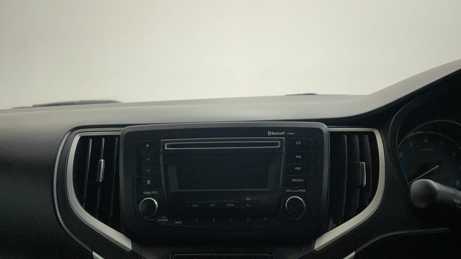 Used 2018 Maruti Suzuki Baleno Zeta 1.2 AT Petrol Automatic top_features Integrated (in-dash) music system