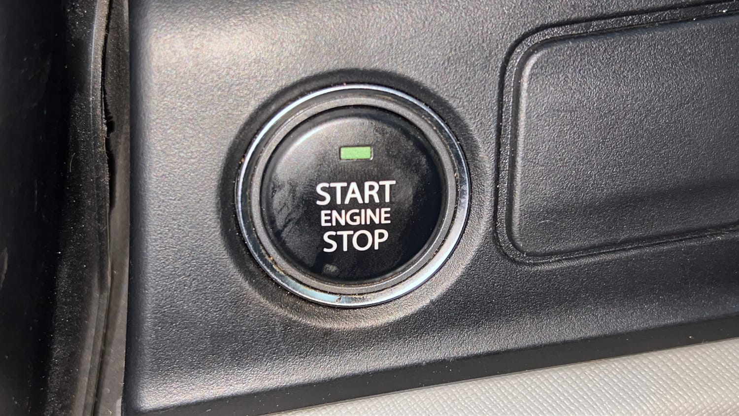 Used 2020 Tata Altroz XT Petrol Petrol Manual top_features Keyless start