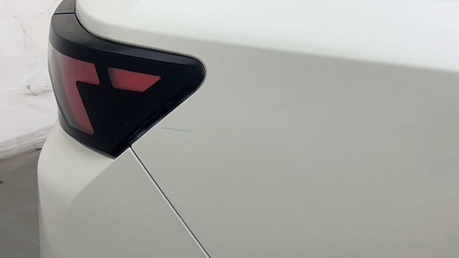 Used 2022 Maruti Suzuki Brezza VXi Petrol Manual dents MINOR SCRATCH