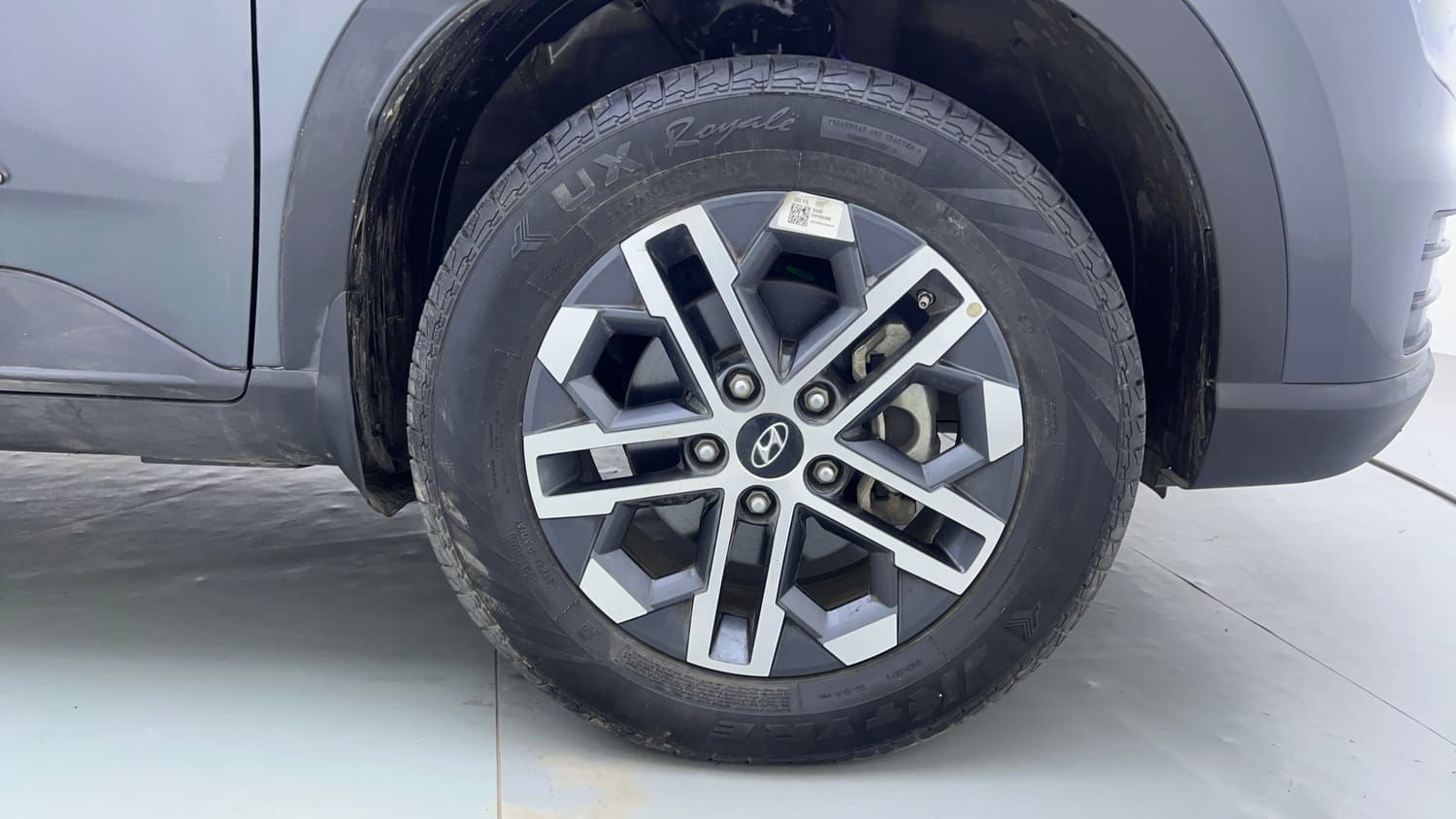 Used 2025 Hyundai Venue S (O) 1.2 Petrol Petrol Manual tyres RIGHT FRONT TYRE RIM VIEW