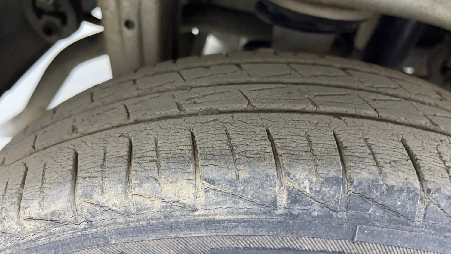 Used 2021 Maruti Suzuki Alto 800 LXi Petrol Manual tyres RIGHT REAR TYRE TREAD VIEW