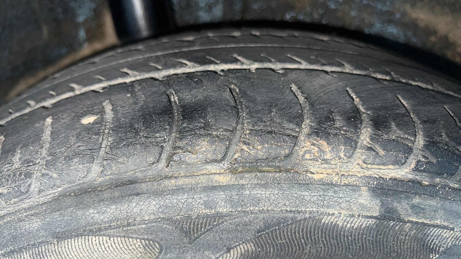 Used 2019 Maruti Suzuki Wagon R ZXi 1.2 AMT Petrol Automatic tyres RIGHT REAR TYRE TREAD VIEW