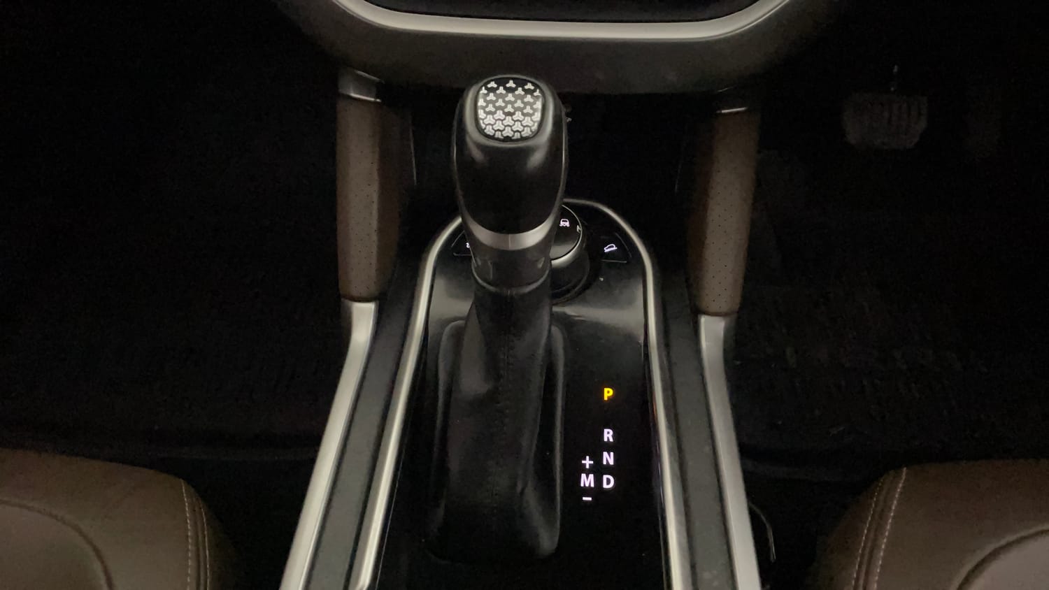 Used 2022 Tata Harrier XZA Plus Dual Tone Diesel Automatic interior GEAR  KNOB VIEW