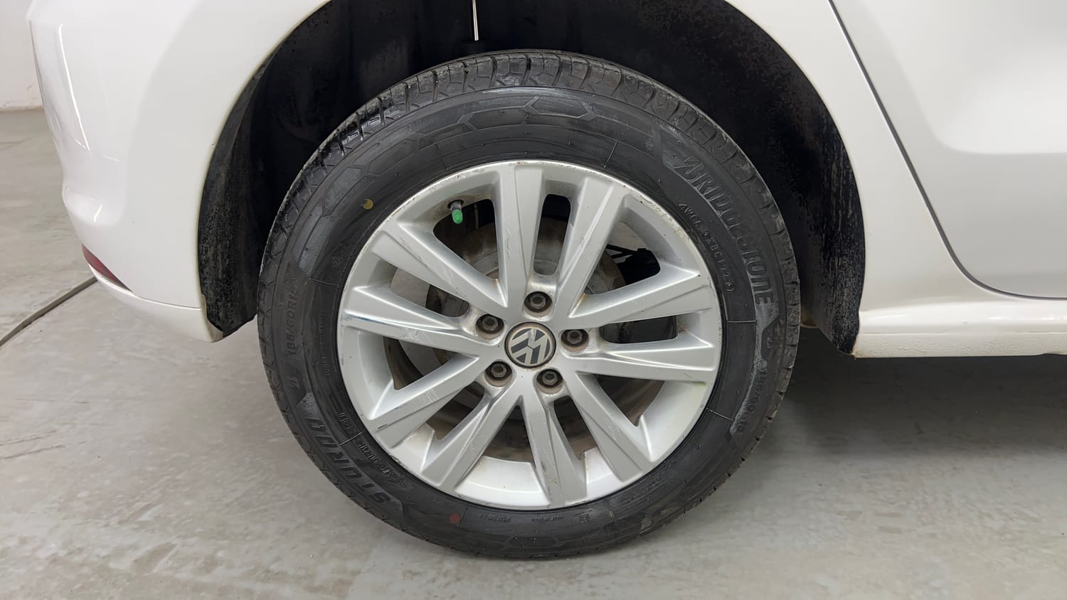 Used 2016 Volkswagen Polo GT TSI Petrol Automatic tyres RIGHT REAR TYRE RIM VIEW