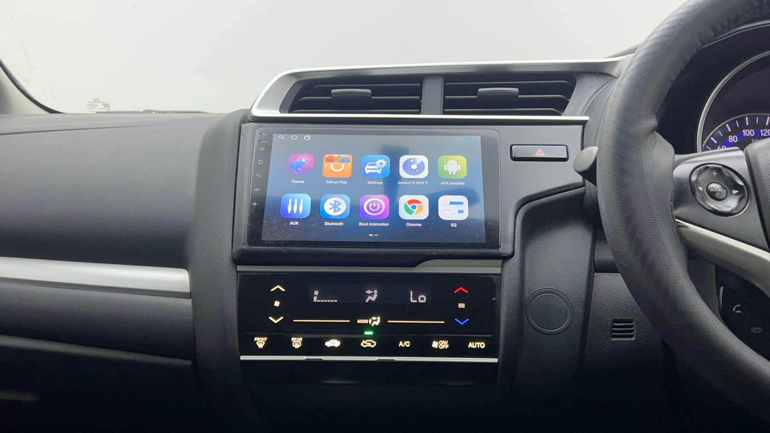 Used 2018 Honda WR-V VX MT Petrol Petrol Manual interior MUSIC SYSTEM & AC CONTROL VIEW