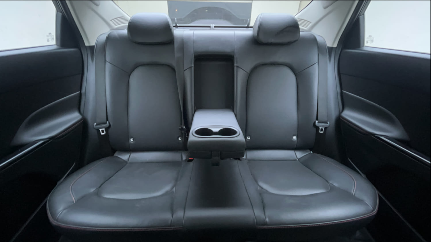 Used 2024 Hyundai Verna SX (O) 1.5 Turbo Petrol DCT Petrol Automatic interior REAR SEAT CONDITION VIEW