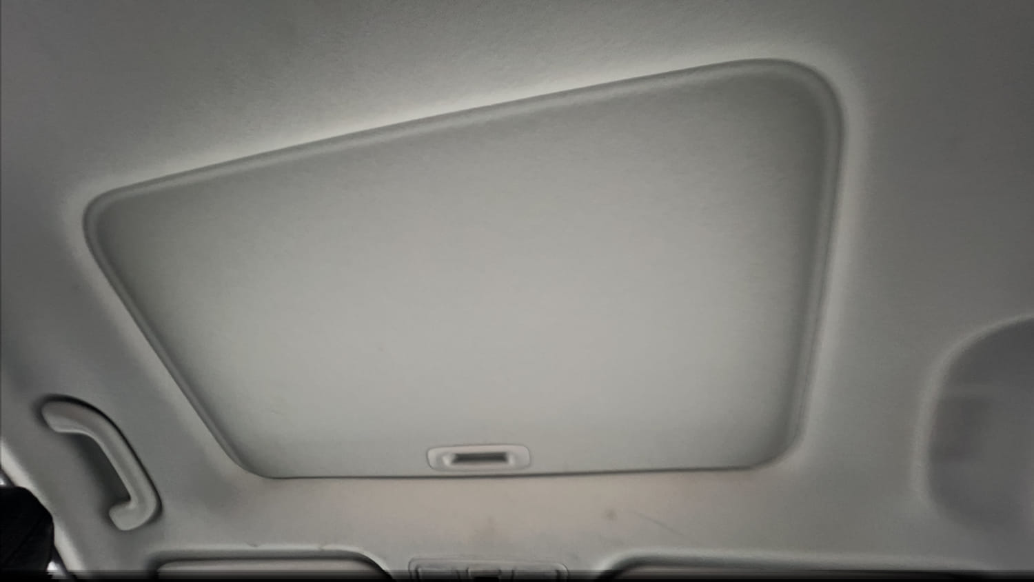 Used 2023 Hyundai i20 Asta (O) 1.2 IVT Petrol Automatic top_features Sunroof