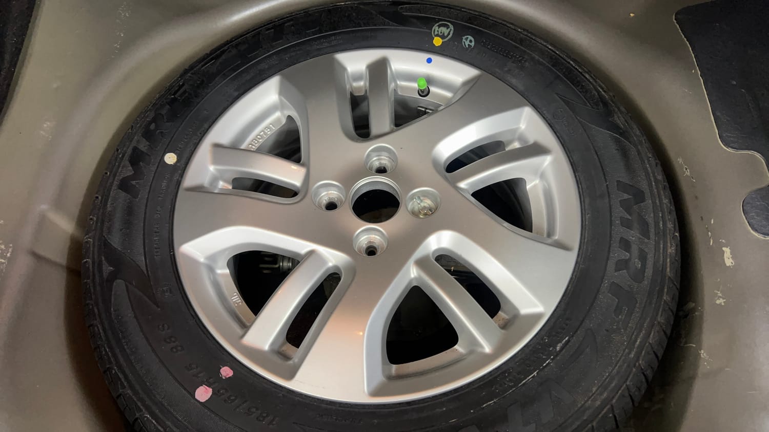 Used 2014 Maruti Suzuki Swift Dzire ZXI Petrol Manual tyres SPARE TYRE VIEW