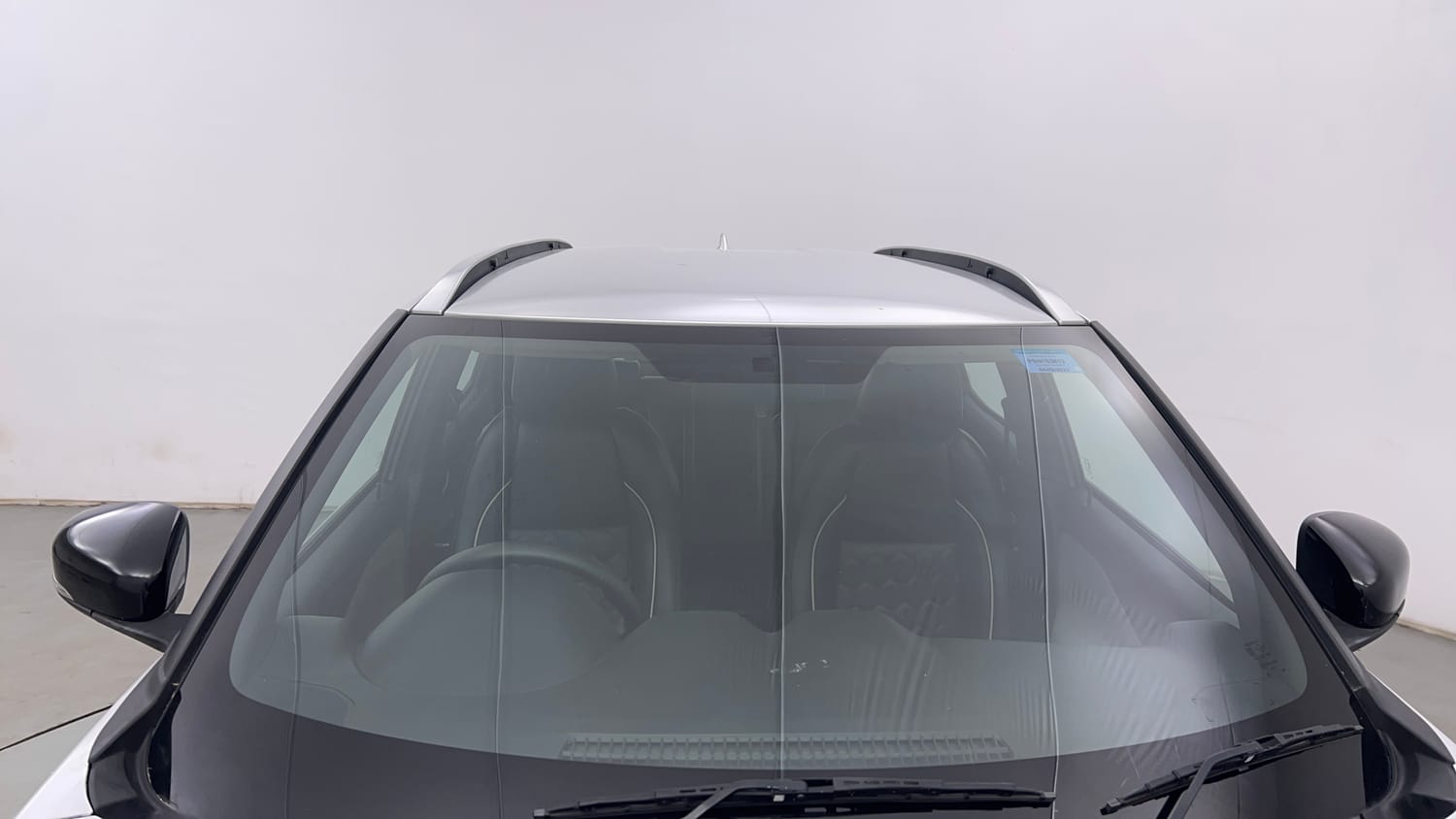 Used 2023 Nissan Magnite XV Petrol Manual exterior FRONT WINDSHIELD VIEW