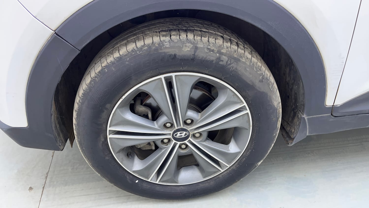 Used 2018 Hyundai Creta SX 1.6 CRDI (O) Diesel Manual tyres LEFT FRONT TYRE RIM VIEW