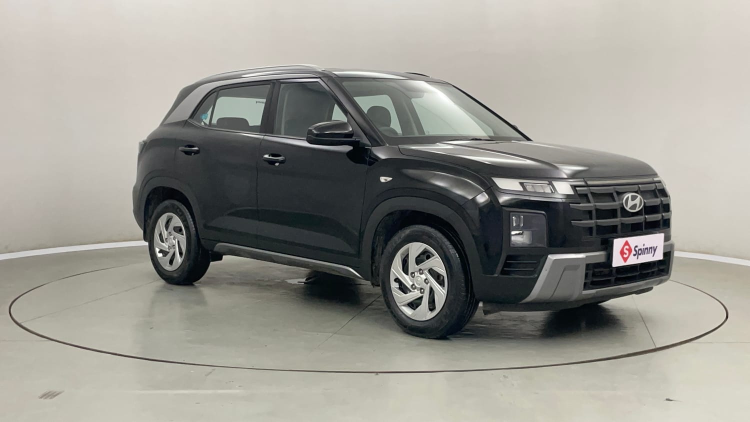 Used 2024 Hyundai Creta 1.5 MPi Petrol MT EX Petrol Manual exterior RIGHT FRONT CORNER VIEW