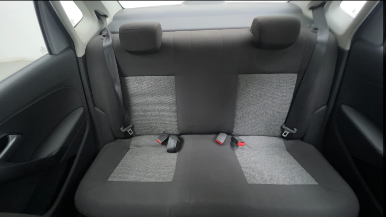 Used 2018 Volkswagen Ameo Trendline 1.0L (P) Petrol Manual interior REAR SEAT CONDITION VIEW