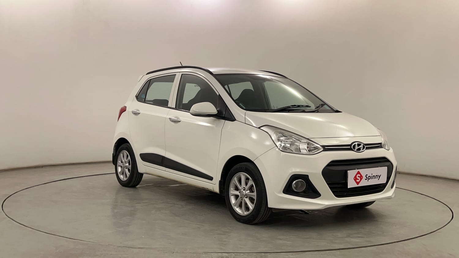 Used 2014 Hyundai Grand i10 Asta AT 1.2 Kappa VTVT Petrol Automatic exterior RIGHT FRONT CORNER VIEW