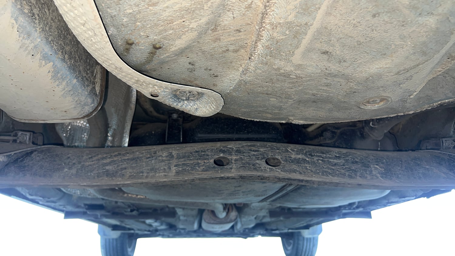 Used 2025 Skoda Kylaq Signature Plus 1.0 TSI MT (Lava Blue) Petrol Manual extra REAR UNDERBODY VIEW (TAKEN FROM REAR)