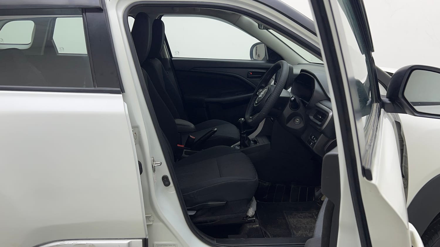 Used 2022 Maruti Suzuki Brezza VXi Petrol Manual interior RIGHT SIDE FRONT DOOR CABIN VIEW